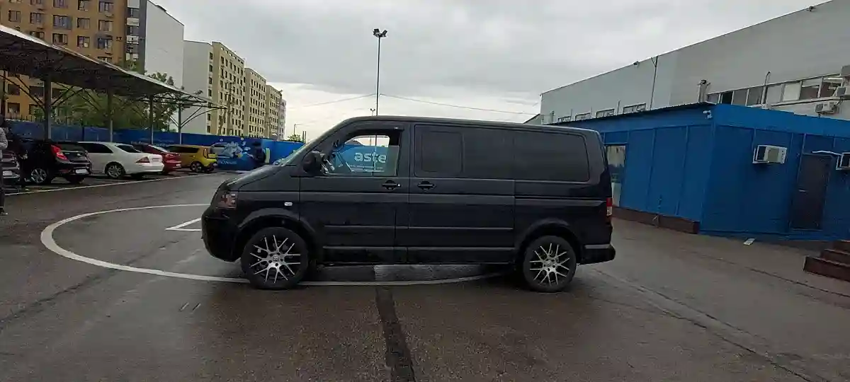 Volkswagen Multivan 2006 года за 7 500 000 тг. в Алматы