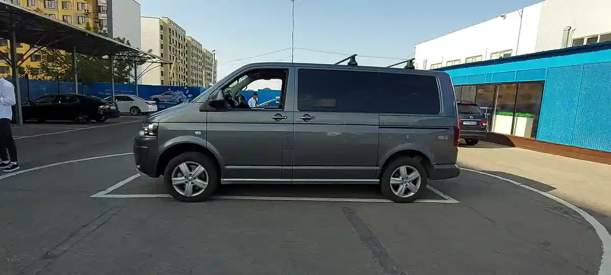 Volkswagen Multivan 2010 года за 13 000 000 тг. в Алматы