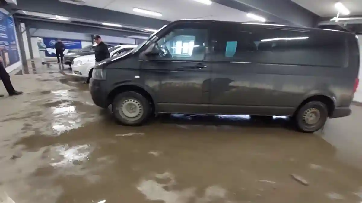 Volkswagen Caravelle 2011 года за 12 300 000 тг. в Астана