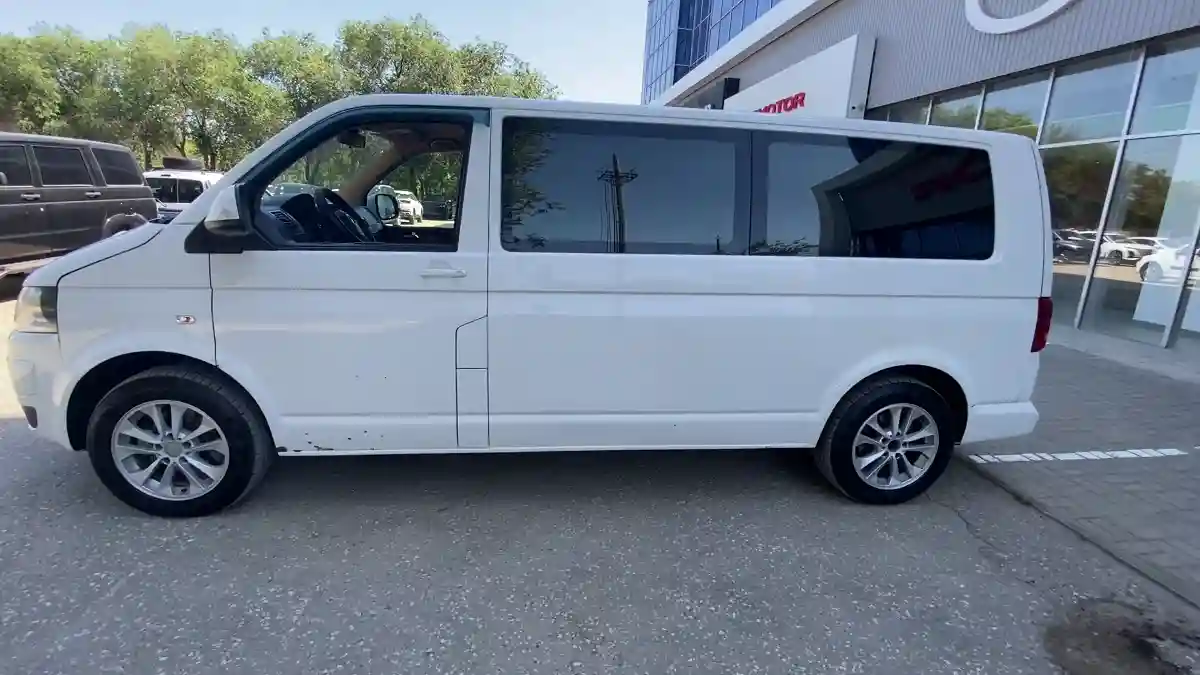 Volkswagen Caravelle 2014 года за 11 690 000 тг. в Актобе