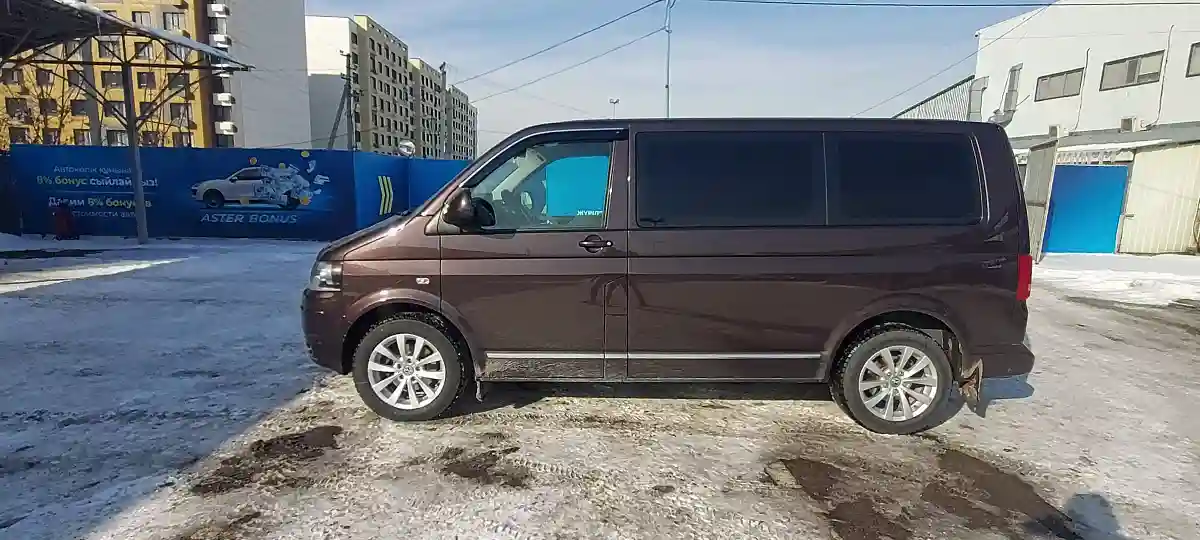 Volkswagen Caravelle 2014 года за 14 850 000 тг. в Алматы