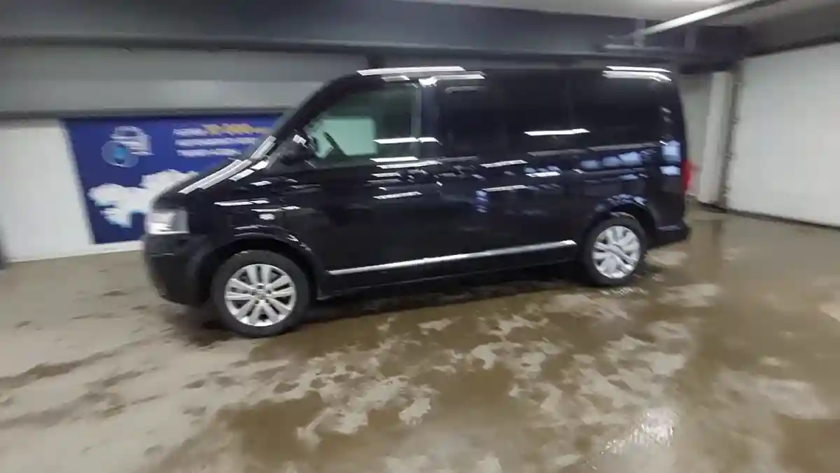 Volkswagen Multivan 2015 года за 16 000 000 тг. в Астана