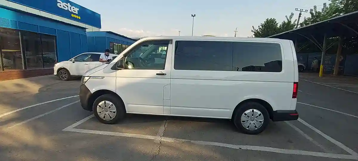 Volkswagen Caravelle 2020 года за 18 000 000 тг. в Алматы