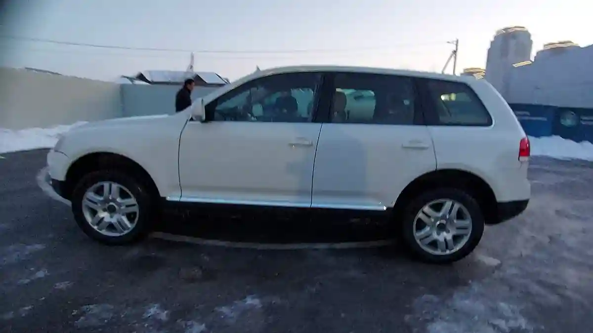 Volkswagen Touareg 2006 года за 5 000 000 тг. в Шымкент