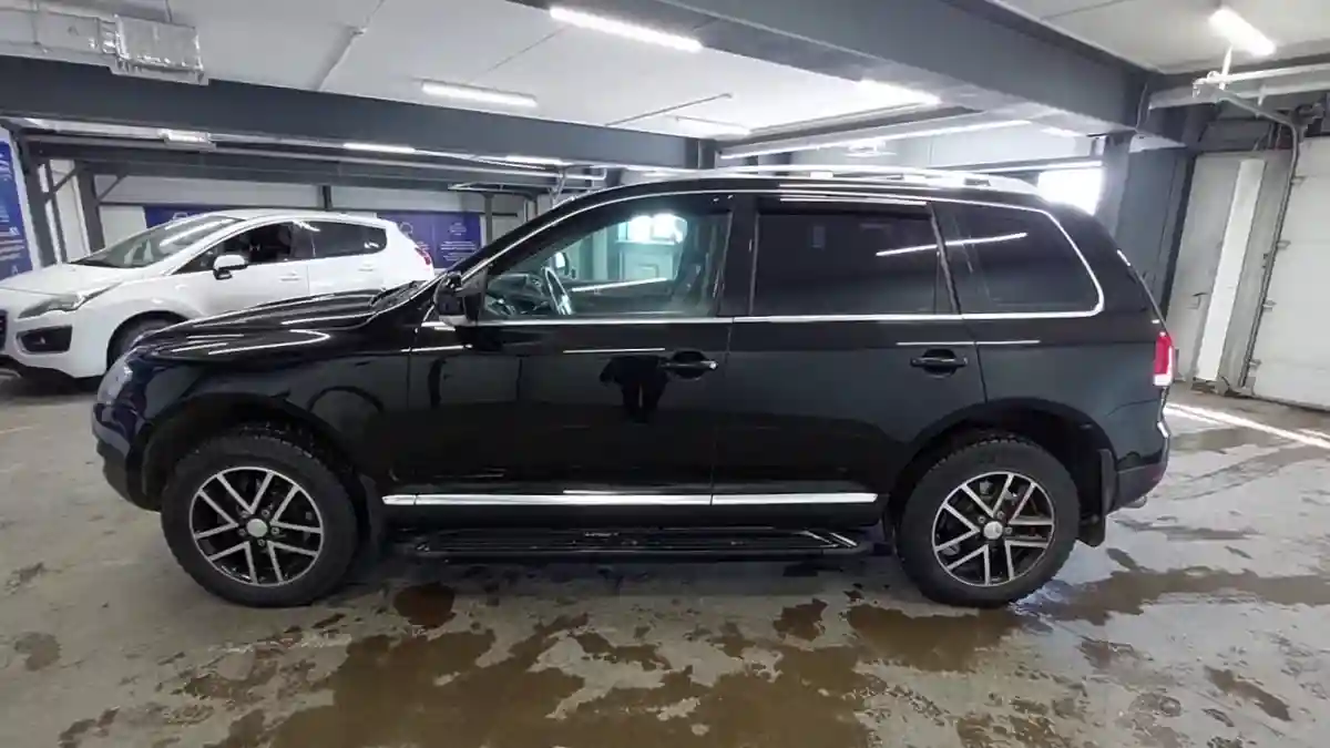 Volkswagen Touareg 2006 года за 6 000 000 тг. в Астана