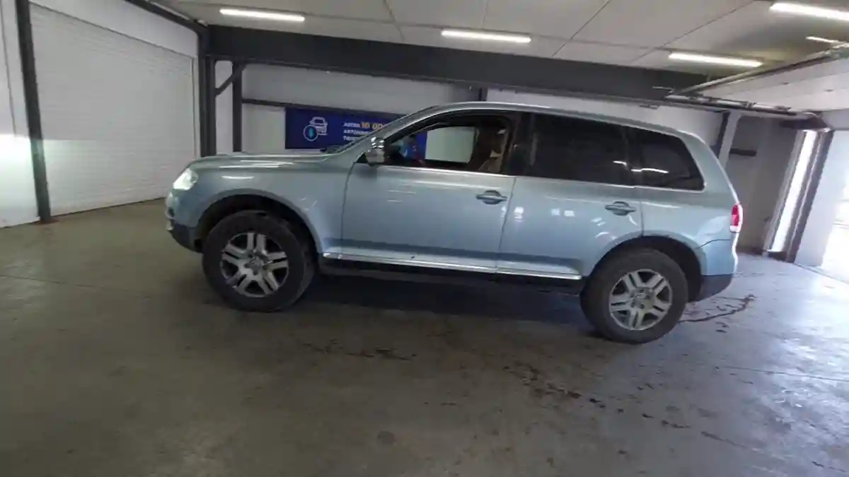 Volkswagen Touareg 2005 года за 4 000 000 тг. в Астана