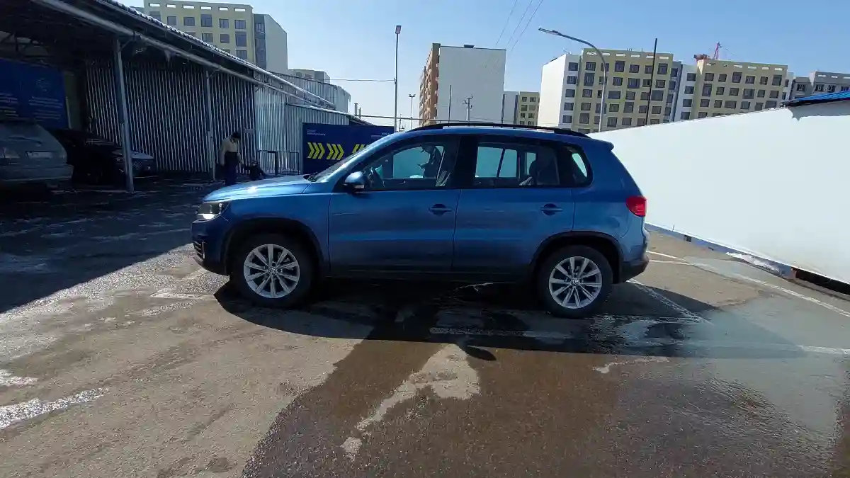 Volkswagen Tiguan 2017 года за 8 800 000 тг. в Алматы