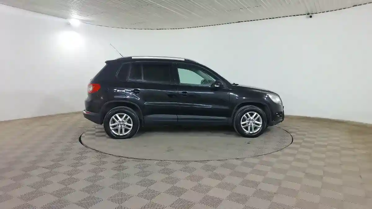 Volkswagen Tiguan 2011 года за 4 990 000 тг. в Шымкент