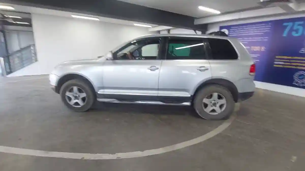 Volkswagen Touareg 2003 года за 1 990 000 тг. в Астана