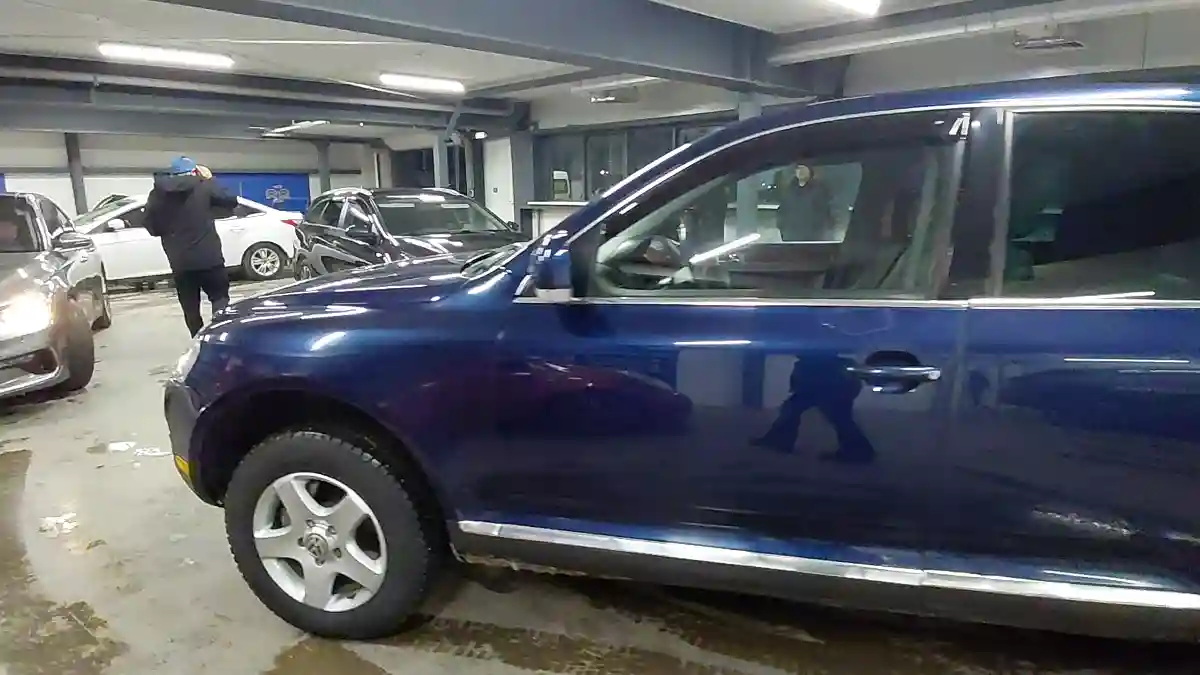 Volkswagen Touareg 2004 года за 4 300 000 тг. в Астана