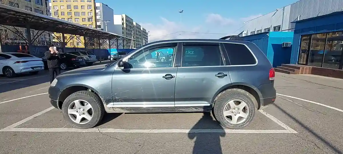 Volkswagen Touareg 2004 года за 5 200 000 тг. в Алматы