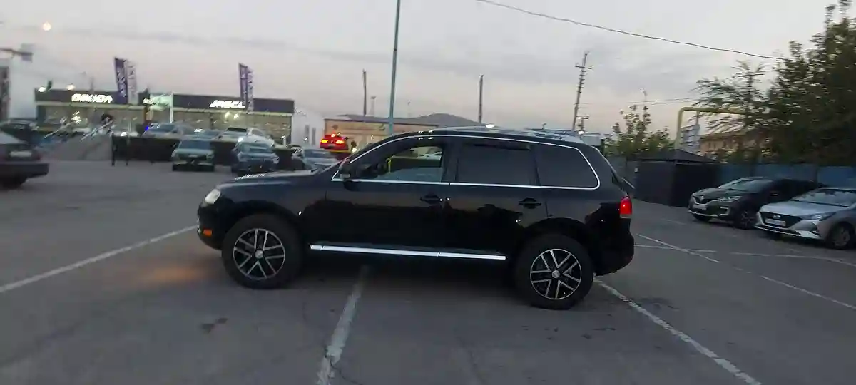 Volkswagen Touareg 2006 года за 5 000 000 тг. в Алматы