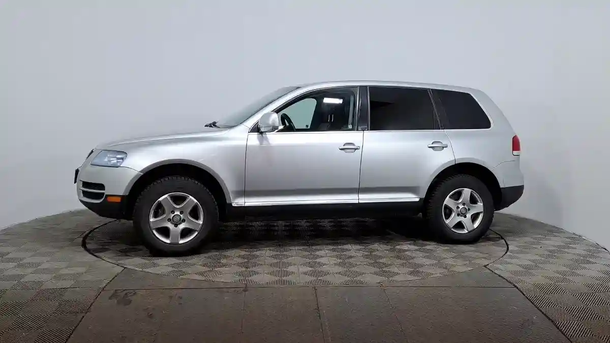 Volkswagen Touareg 2005 года за 4 250 000 тг. в Астана