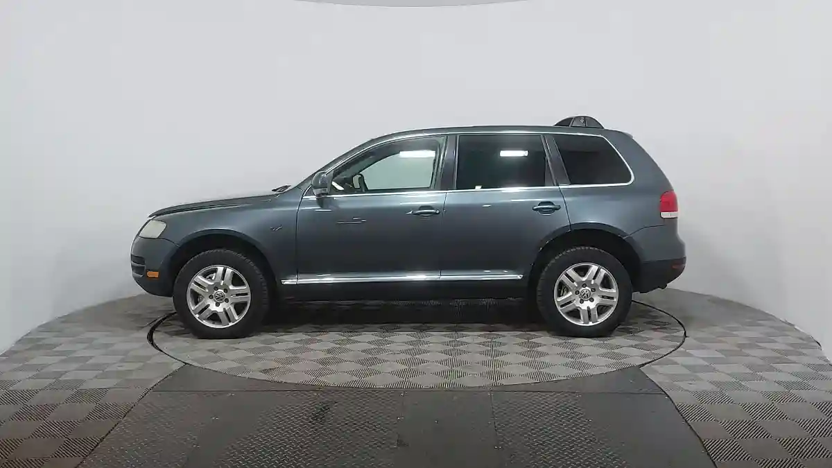 Volkswagen Touareg 2005 года за 4 590 000 тг. в Астана