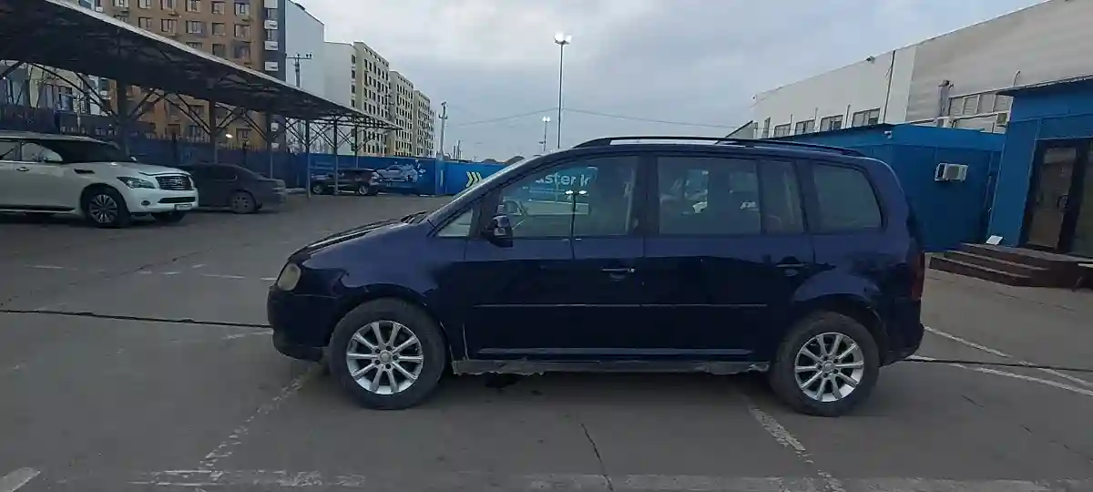 Volkswagen Touran 2005 года за 3 500 000 тг. в Алматы