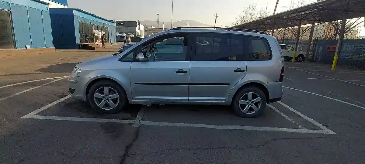 Volkswagen Touran 2007 года за 1 890 000 тг. в Алматы