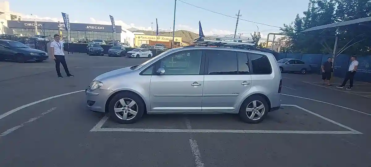 Volkswagen Touran 2009 года за 4 500 000 тг. в Алматы