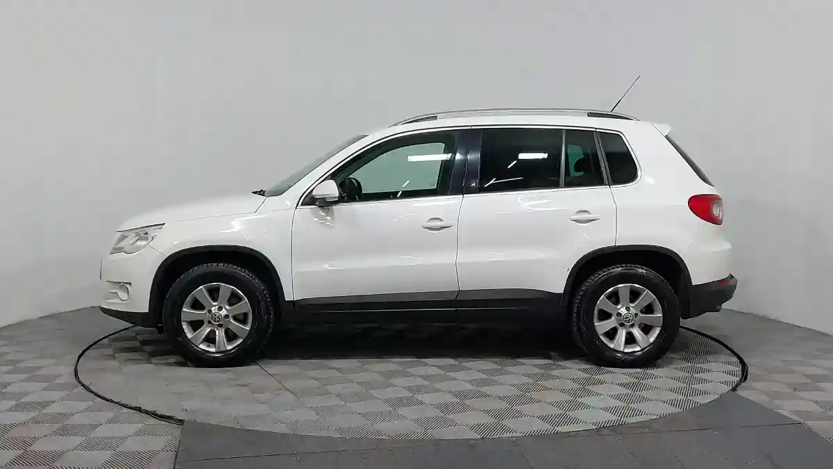 Volkswagen Tiguan 2010 года за 5 490 000 тг. в Астана