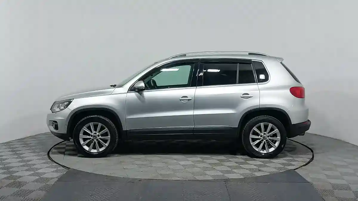 Volkswagen Tiguan 2011 года за 7 000 000 тг. в Астана