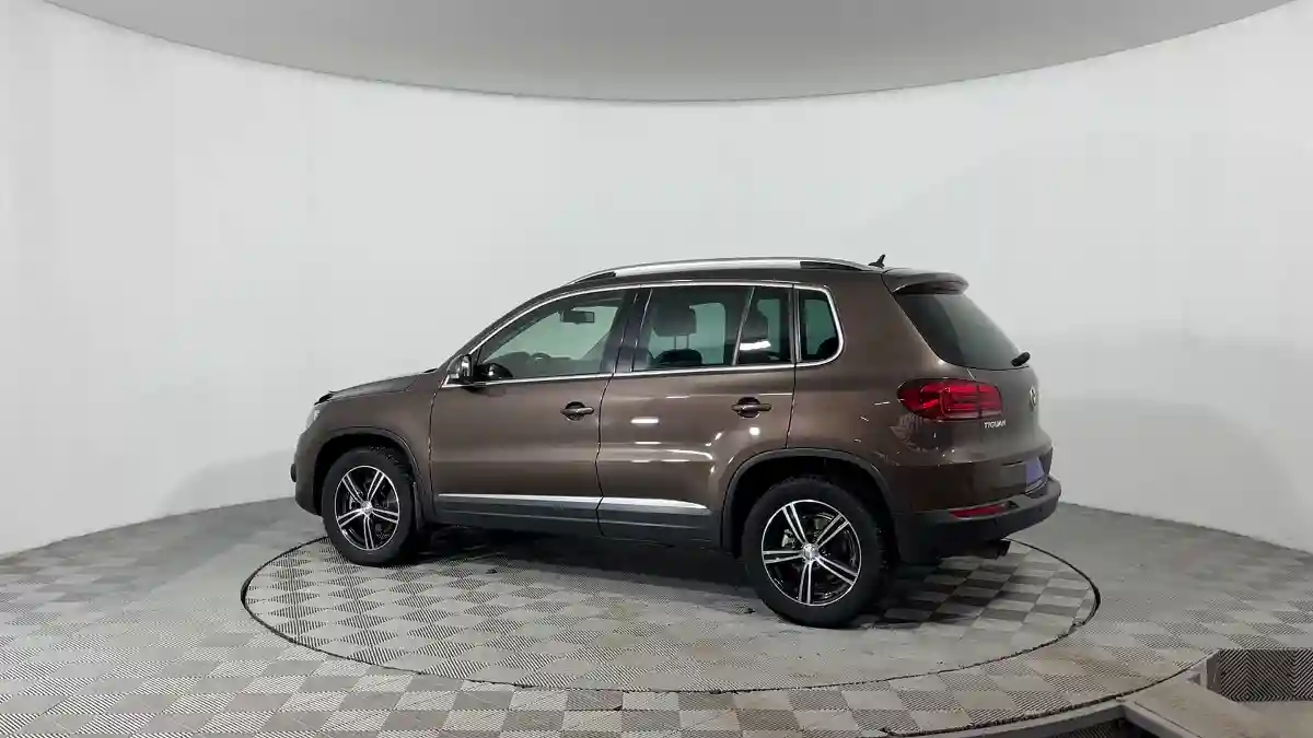 Volkswagen Tiguan 2014 года за 7 990 000 тг. в Караганда