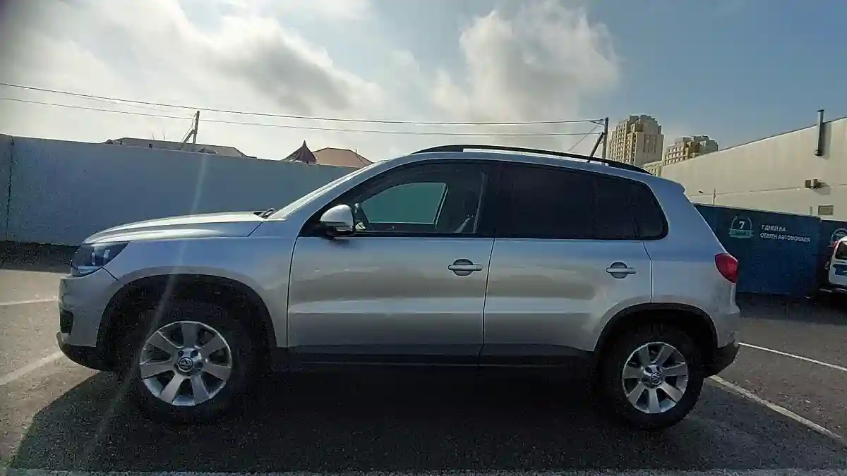 Volkswagen Tiguan 2014 года за 9 500 000 тг. в Шымкент