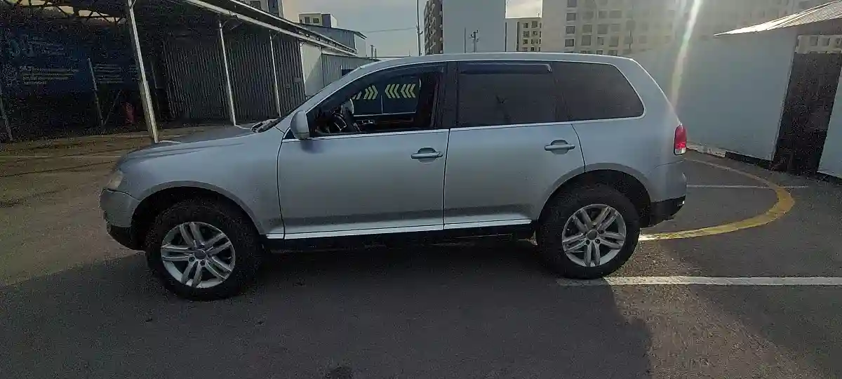 Volkswagen Touareg 2006 года за 4 500 000 тг. в Алматы