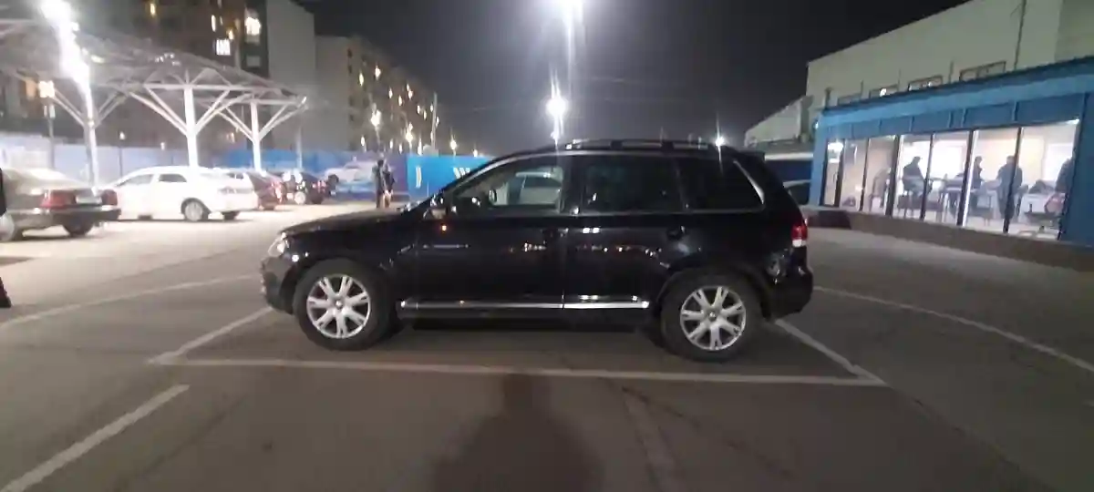 Volkswagen Touareg 2006 года за 3 000 000 тг. в Алматы