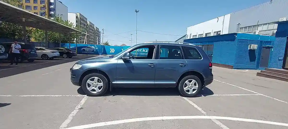 Volkswagen Touareg 2006 года за 6 000 000 тг. в Алматы