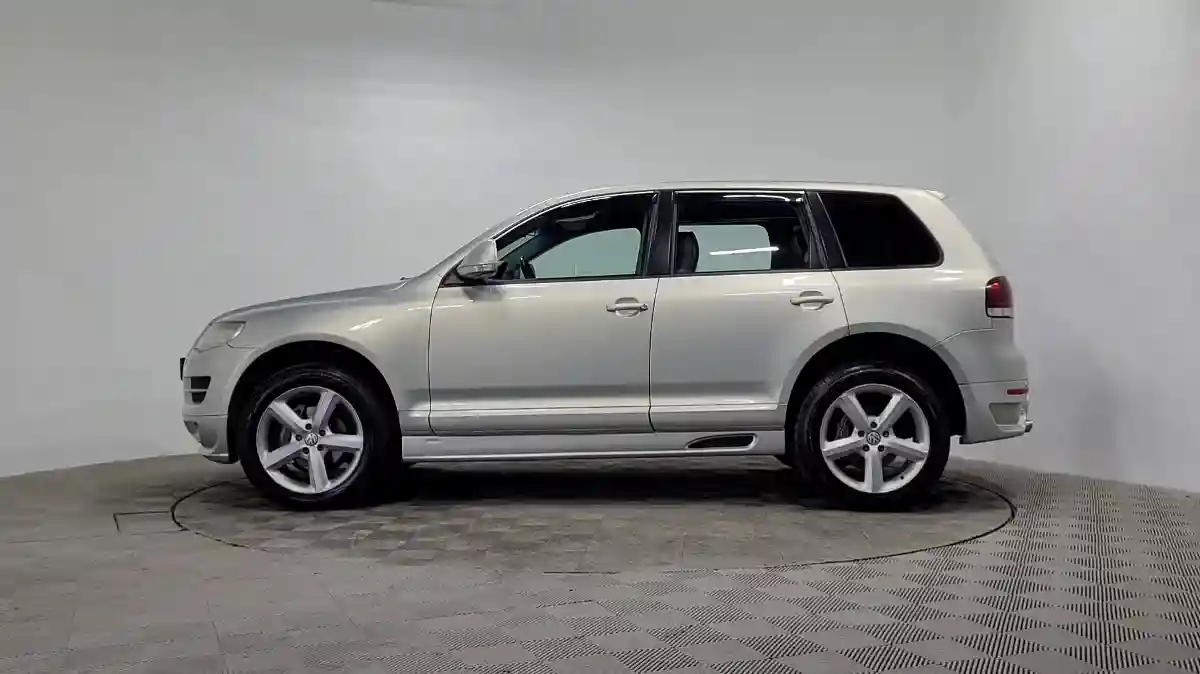 Volkswagen Touareg 2008 года за 7 000 000 тг. в Алматы
