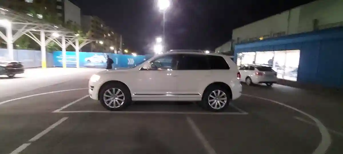 Volkswagen Touareg 2008 года за 5 900 000 тг. в Алматы