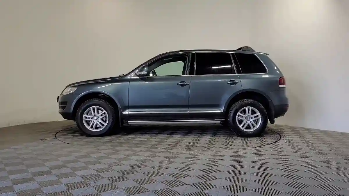 Volkswagen Touareg 2008 года за 10 690 000 тг. в Алматы