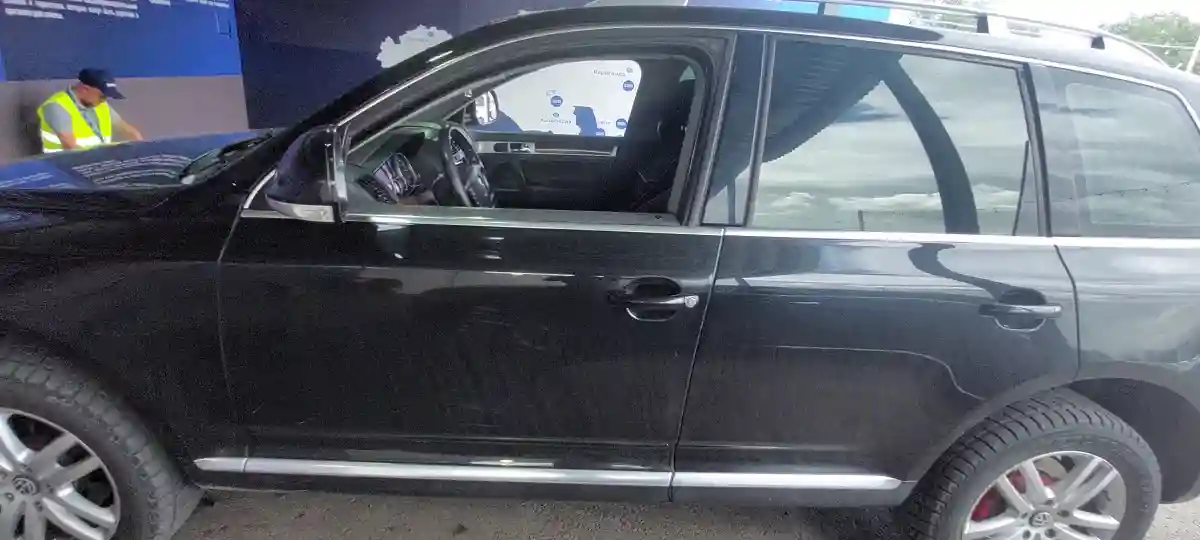 Volkswagen Touareg 2009 года за 10 000 000 тг. в Тараз