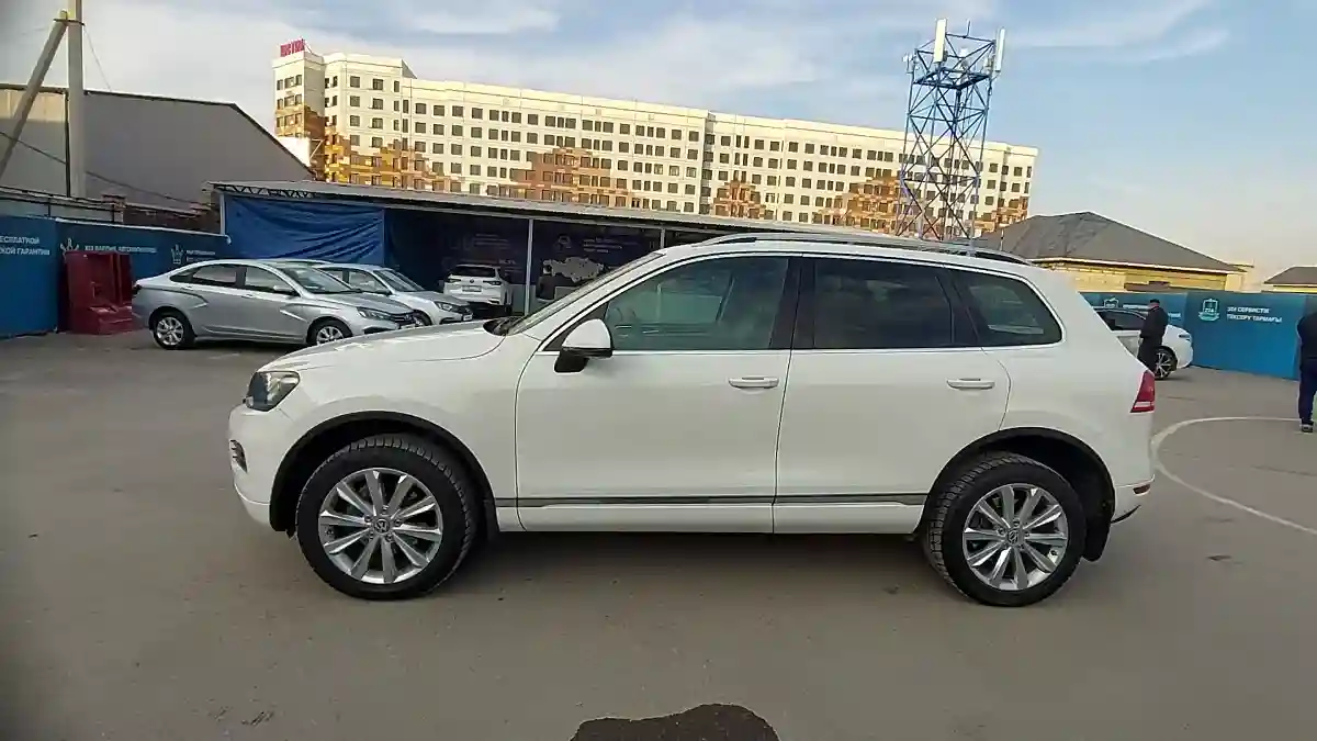 Volkswagen Touareg 2010 года за 13 000 000 тг. в Шымкент