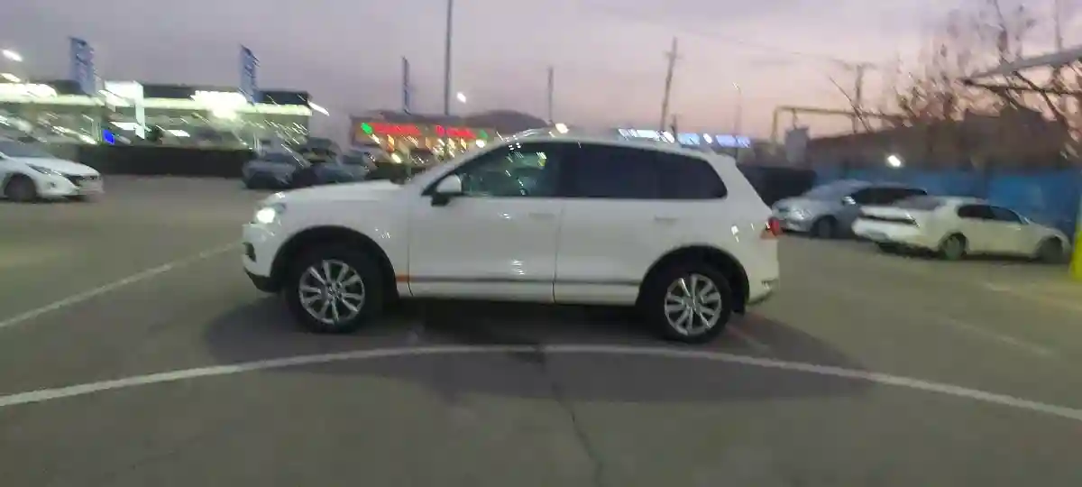 Volkswagen Touareg 2011 года за 11 000 000 тг. в Алматы
