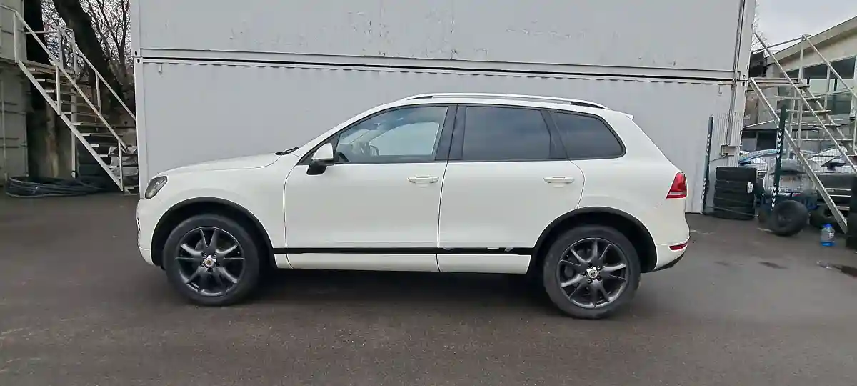 Volkswagen Touareg 2011 года за 9 290 000 тг. в Алматы