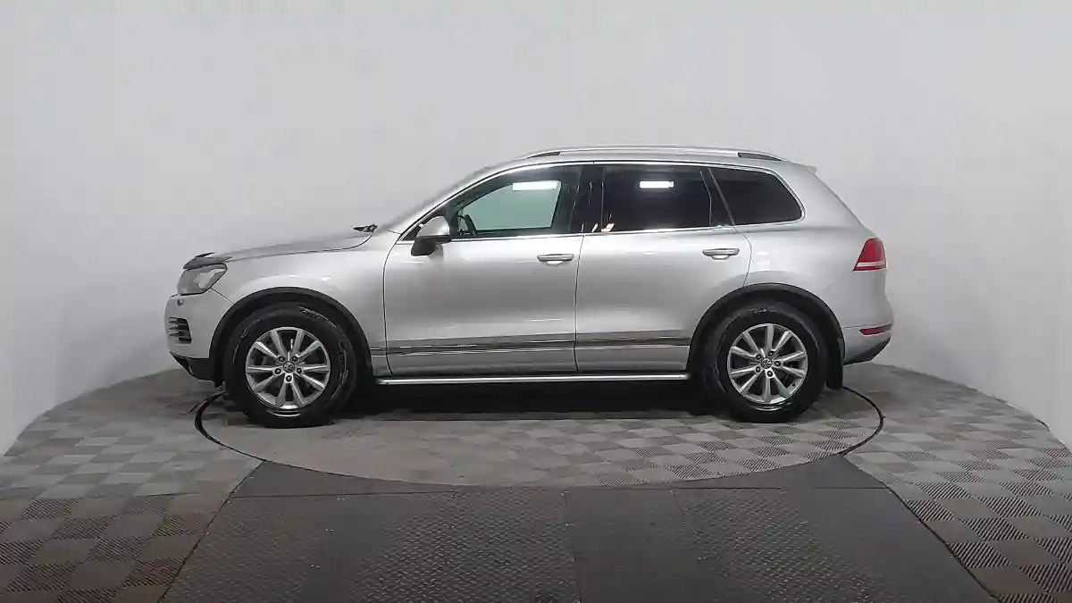 Volkswagen Touareg 2011 года за 7 490 000 тг. в Астана