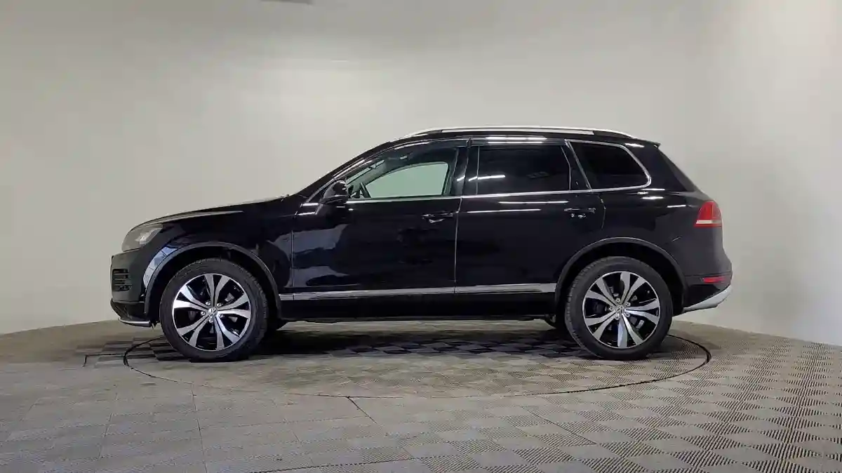 Volkswagen Touareg 2012 года за 10 689 000 тг. в Алматы