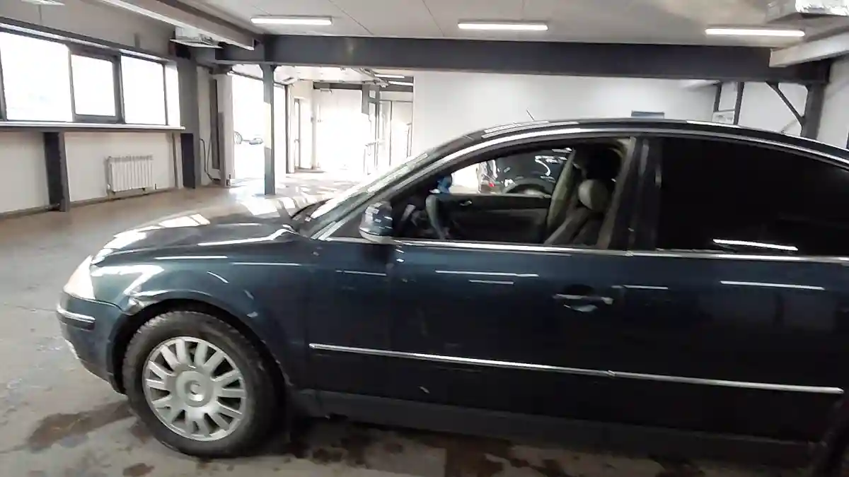 Volkswagen Passat 2004 года за 2 490 000 тг. в Астана