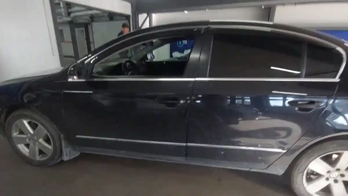 Volkswagen Passat 2005 года за 3 500 000 тг. в Астана