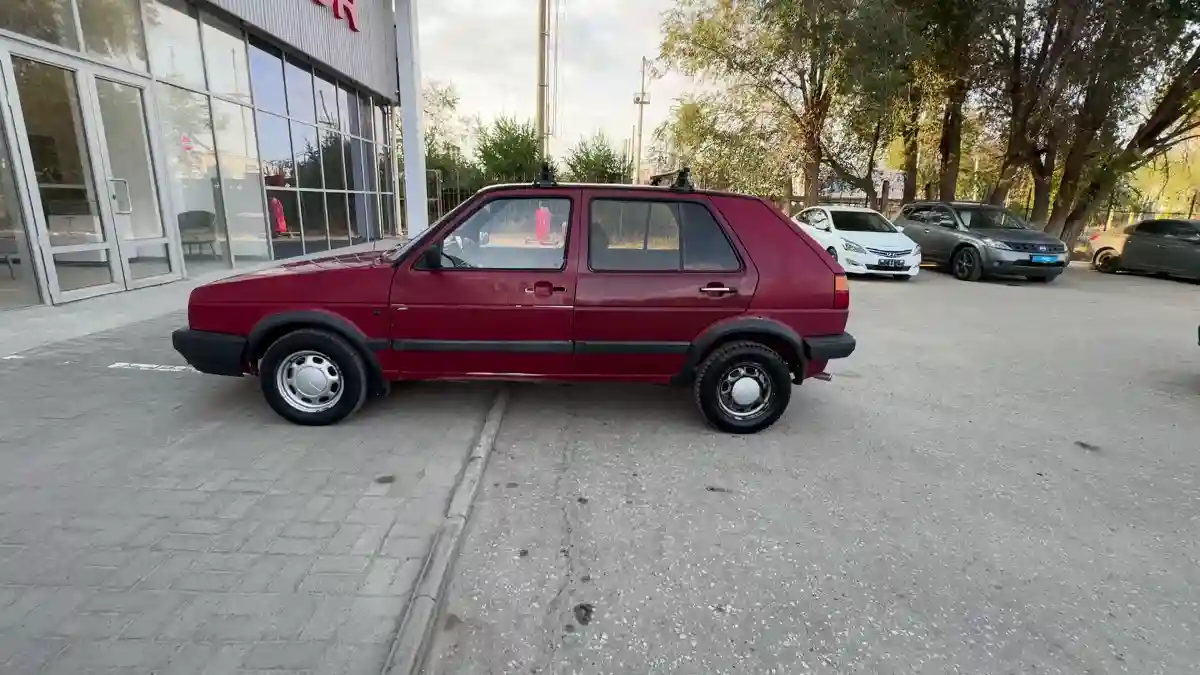 Volkswagen Golf 1990 года за 690 000 тг. в Актобе