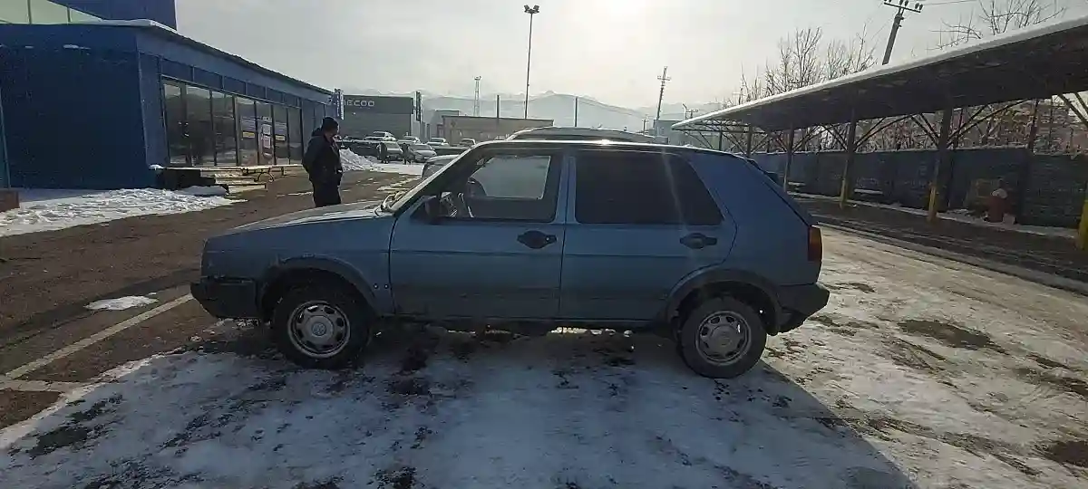 Volkswagen Golf 1991 года за 300 000 тг. в Алматы