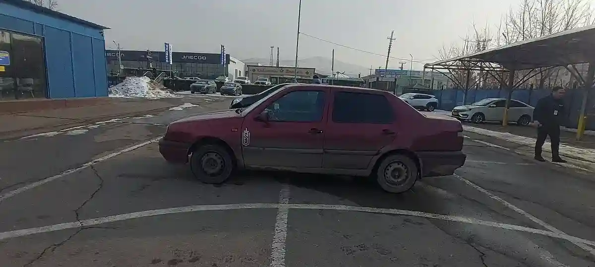 Volkswagen Vento 1992 года за 750 000 тг. в Алматы