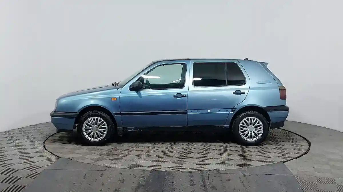 Volkswagen Golf 1993 года за 760 000 тг. в Астана