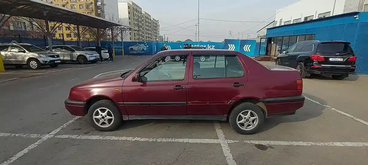Volkswagen Vento 1993 года за 1 500 000 тг. в Алматы