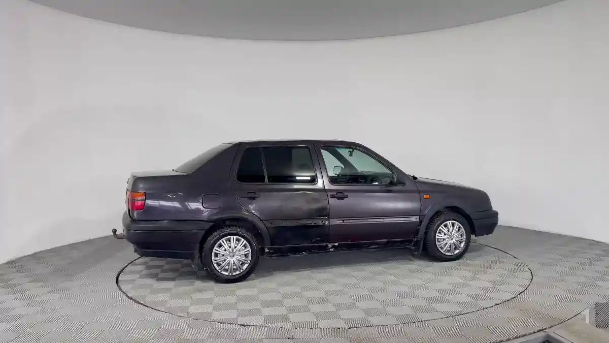 Volkswagen Vento 1993 года за 850 000 тг. в Караганда