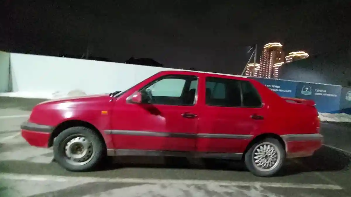 Volkswagen Vento 1993 года за 690 000 тг. в Шымкент