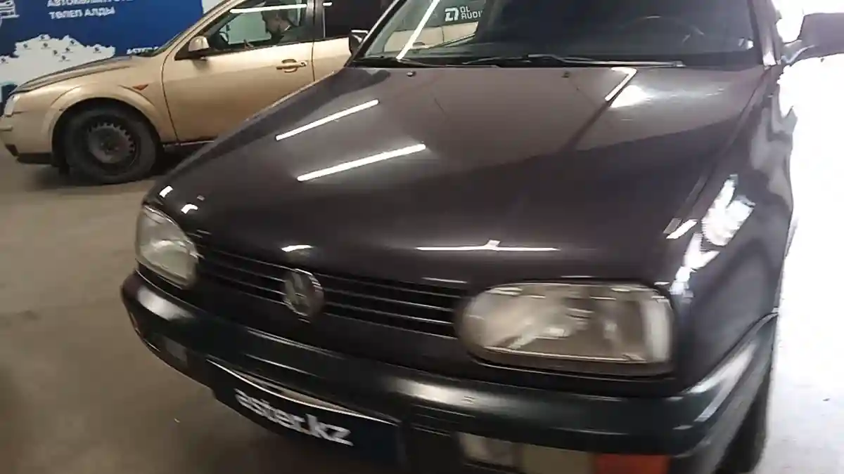 Volkswagen Golf 1993 года за 890 000 тг. в Астана