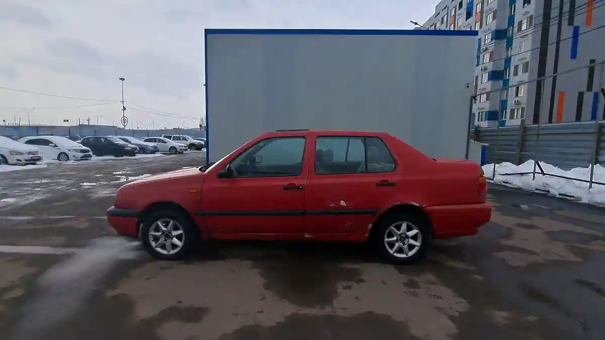 Volkswagen Vento 1993 года за 999 000 тг. в Алматы