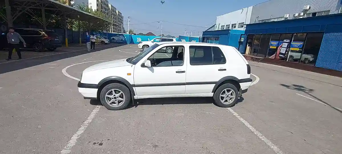 Volkswagen Golf 1993 года за 1 500 000 тг. в Алматы