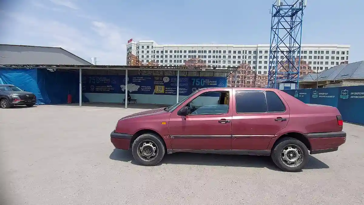 Volkswagen Vento 1993 года за 1 100 000 тг. в Шымкент